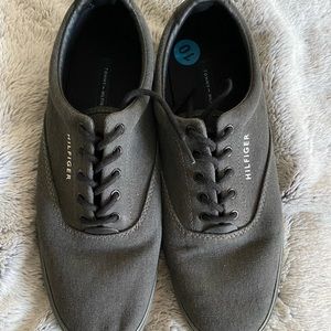 Men’s shoes size 10